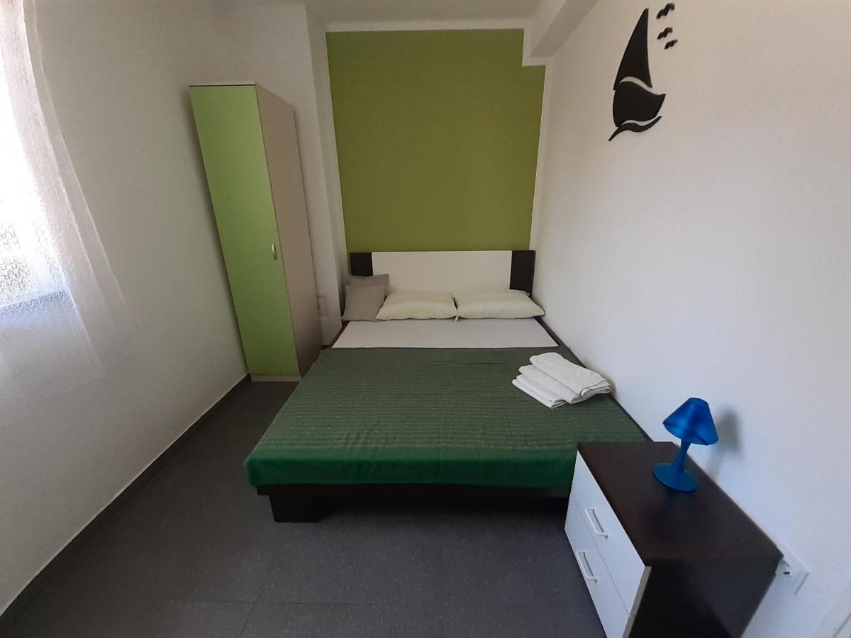 Apartmani Bilandzic-Krk Малинска Стая снимка