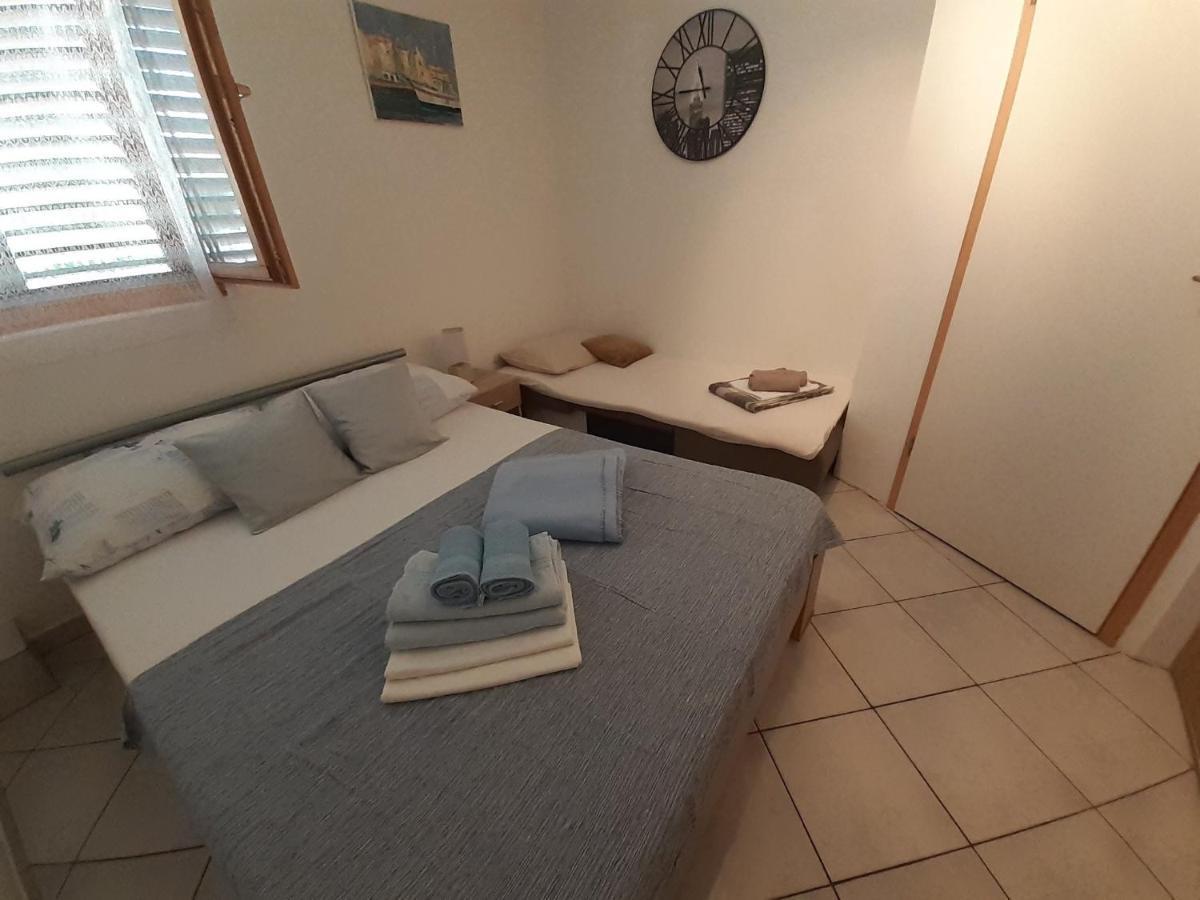 Apartmani Bilandzic-Krk Малинска Стая снимка