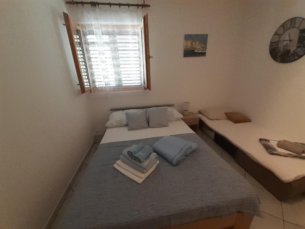 Apartmani Bilandzic-Krk Малинска Стая снимка